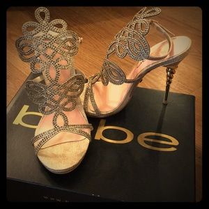 Delja jewel gold sandal heels size 6